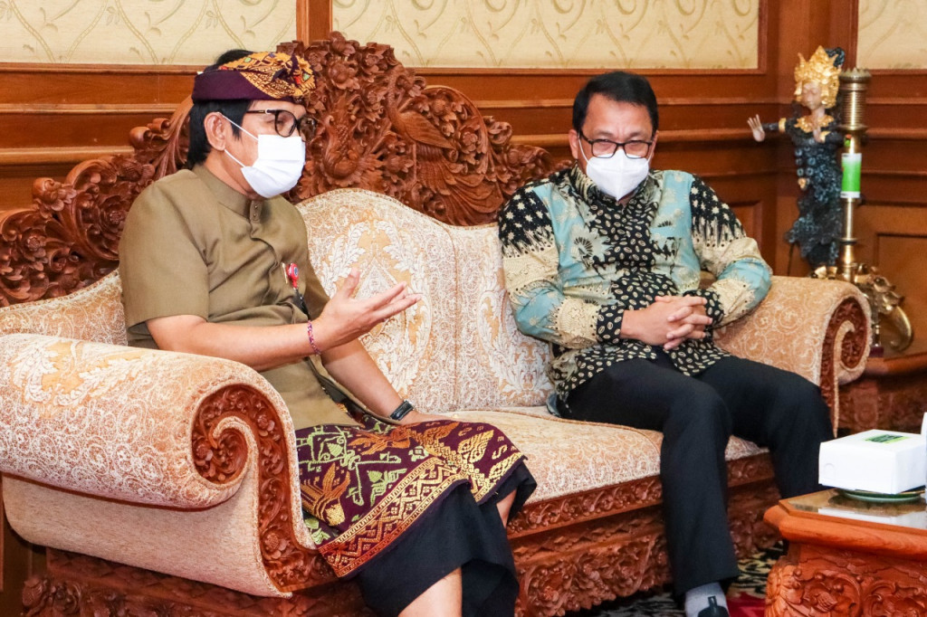 Sekda Adi Arnawa Terima Kunja Walikota Metro Lampung